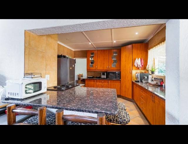 4 BEDROOM HOUSE FOR SALE IN THE HILL